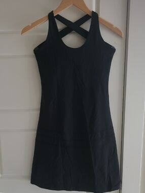 Older Style Lululemon Dress. Size 6